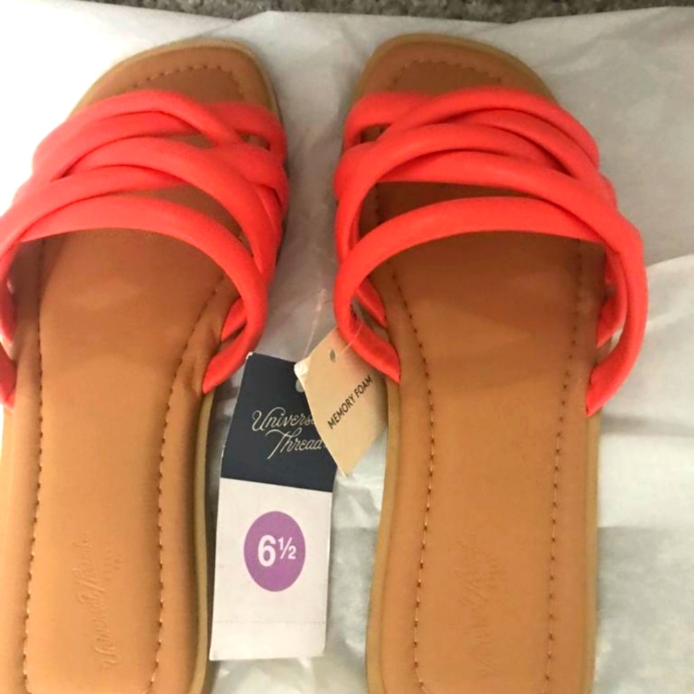 Universal Thread Women's Easy-On-Off Slippers. Comfortable. Never Worn.